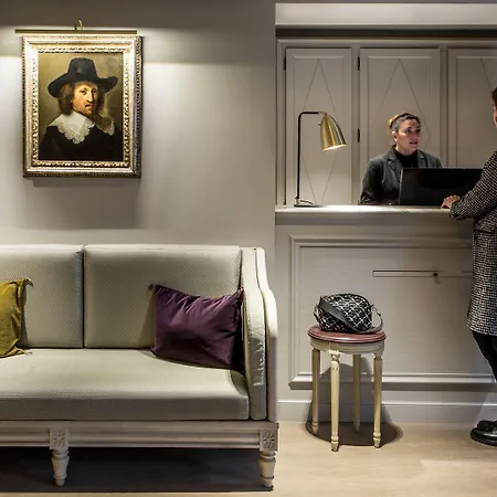 Charles V 호텔 4*
