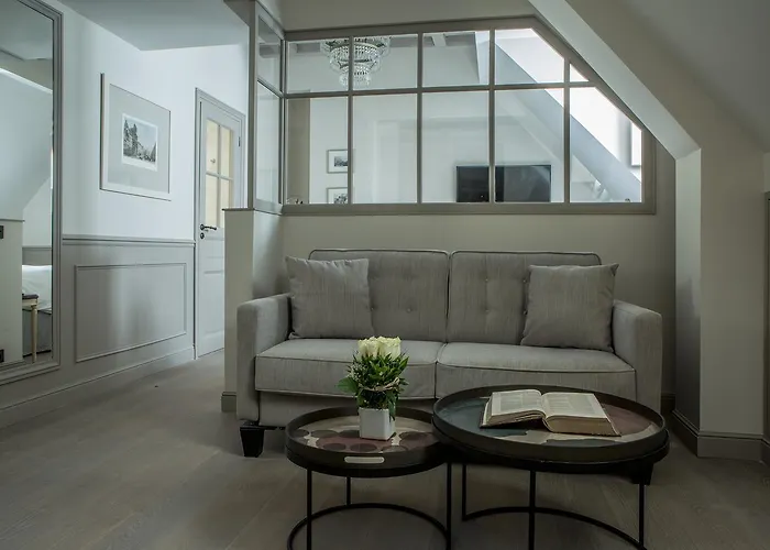 ホテル シャルル V パリ