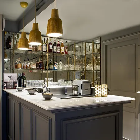 Hotel Charles V Paris