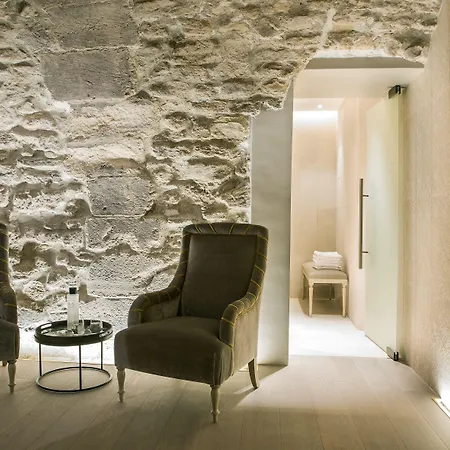 Hotel Charles V Paris