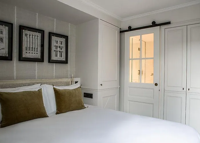 Charles V Hotel Paris