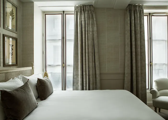 Hotel Charles V Paris