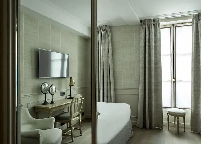 Charles V 4* Paris