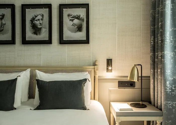 Charles V Hotel Paris