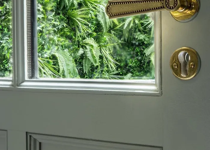 Charles V Hotel Paris