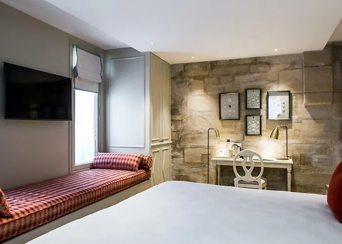 Hotel Charles V Paris