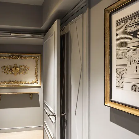Charles V 4* Paris