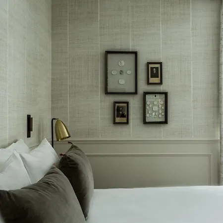 Charles V Hotell 4*